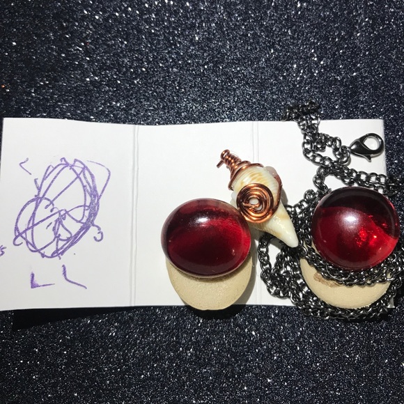 Mini Creamsicle Drill Shell Necklace - Picture 4 of 4